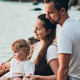 Familia feliz, salud, tratamiento con hipneterapia, para diversas enfermedades, programa terapéutico personalizado en Psukhe, Centro de Hipnosis, Guayaquil, Ecuador, dirigido por Santiago Zurita, hipnoterapeuta